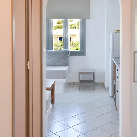 מלון דירות Paradise 4*