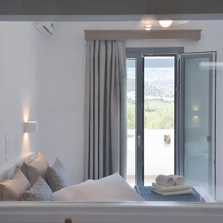 מלון דירות Paradise 4*