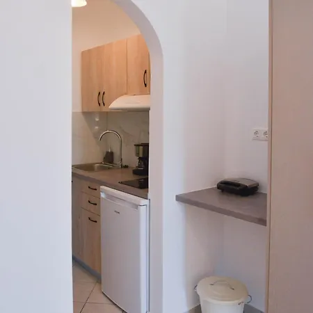 Paradise מלון דירות 4*