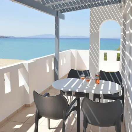 Paradise 4*