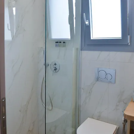 Paradise מלון דירות 4*