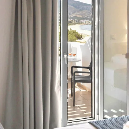 מלון דירות Paradise 4*